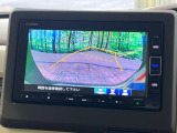 【バックカメラ】駐車時に後方がリアルタイム映像で確認できます。大型商業施設や立体駐車場での駐車時や、夜間のバック時に大活躍!運転スキルに関わらず、今や必須となった装備のひとつです!
