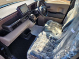 ☆運転席、助手席の両方から手の届くところにコンビニフック、アクセサリーソケット、収納スペースがあります☆