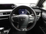 各操作スイッチなどもハンドルから手を放すことなく操作可能で安全運転に支援いたします!