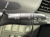 【オートライト(AUTO)】外の明るさをシステムが感知して、自動でヘッドライトが点灯します!ヘッドライトをつけ忘れを防ぐ便利機能です。