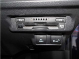 コンソール内にスッキリとインストールされたビルトインETCです。高速道路もスムーズにゲート通過できます。