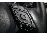 マルチインフォメーションディスプレイの操作スイッチがハンドル部にあります!みたい情報をすぐに確認できます。