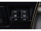 運転席と助手席には寒い日の肩や腰、冷えやすい下肢を温めてくれるシートヒーターが付いております!
