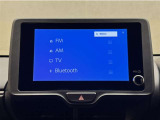 ディスプレイオーディオを装備。スマホと車をつなぐことで、これまでのナビに加えていろんなサービスが楽しめます。
