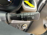 オートライト装備。周囲の明るさに合わせて自動でライトを点灯・消灯し運転時の操作負担を軽減します!