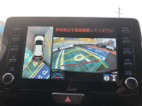 全周囲の画像が表示されます。 運転席から見づらい個所なども、上空から見たような映像で確認できます。  映像の切替もでき、後方確認だけでなく大変便利な機能です。