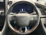 【純正革巻きステアリング】上質な革を使用することで、手にしっかり馴染みとても運転しやすいハンドルです♪