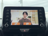 テレビ番組を画面で視聴できる装備を備えています。お出かけ先で停車してひと息つく時間にも映像を楽しめ、画面上で番組の内容を確認できます。休憩時の過ごし方の幅を広げてくれる便利な装備です。