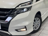 【LEDヘッドライト】悪天候や夜間走行時も良好な視界を確保し安心して運転できる高輝度LEDヘッドライトを装備!点灯速度が早く、消費電力も抑えられています。
