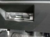 高速道路を賢く使うETC2.0装備です。高速道路とクルマが情報を連携して渋滞の迂回ルートや災害時の適切な誘導をしてくれたりします。