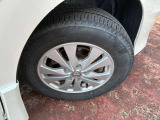 195/65R15タイヤと専用アルミホイール付き!冬タイヤは別途ご用意が必要です。ぜひご相談ください(^^♪
