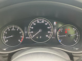 速度やエンジン回転数、燃料残量などを運転席から確認しやすい表示です。必要な情報がまとまっており、走行中も目線を大きく外さずチェックできます。
