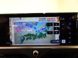 【TV】停車中であれば、テレビを楽しむこともできるので、ドライブ中の休憩中に気分転換や車の中で時間をつぶすことだってできます♪