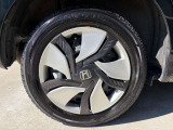 185/60R15スタッドレスタイヤ装着車♪各種アルミホイールや、ノーマルタイヤも取扱いしております。是非ご相談ください♪