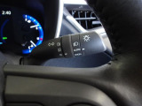 オートライト機能装備です!車外の明るさに応じて、自動的にライトの点灯・消灯をしてくれます♪