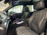 <メルセデスの認定中古車「サーティファイドカー」には、最大100項目にも及ぶ点検・整備項目が設定されています>