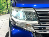 【LEDヘッドライト】悪天候や夜間走行時も良好な視界を確保し安心して運転できる高輝度LEDヘッドライトを装備!点灯速度が早く、消費電力も抑えられています。