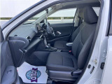 高いホールド性で運転姿勢が安定します。長距離ドライブでも疲れにくいのが魅力です。快適なドライビングライフをお送りください♪