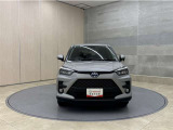 お車購入のポイントとなるフロントマスクです!シャープな目つきが印象的なデザインのヘッドランプです。