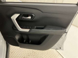 パワーウィンドウです!運転席でラクラク操作!元気なお子様やワンちゃんのイタズラも防いでいただけますよ。