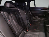 【エアバック】BMWのエアバックやその他の安全装備は、互いに補完しあう事で徹底した安全性を貫きます。万一の事故の際にそれぞれ最適な保護を提供してくれます!