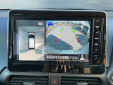 【アラウンドビューモニター】はまるで上から見ているような視点で周囲を確認できます!駐車が苦手な方でも安心して駐車できますね♪