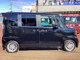 ご成約のおクルマ全て、エンジンオイルを交換してご納車させていただきます!また、点検時に消耗品の状態確認も行い必要に応じて新品交換させていただきます!