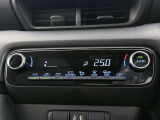 オートエアコンで便利な自動空調機能!風量を自動で調整してくれます。