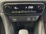 オートエアコンで車内も快適です。冬や雨の日の室内の結露防止等コンディションに加えて、冷え過ぎ、暖め過ぎに因る燃費を悪化を防ぎます。一度、温度を設定すれば自動的に過ごし易い温度に調整してくれますよ。