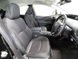 ゆったり室内で運転もしやすいです♪使い勝手の良い配置も考えられています!!