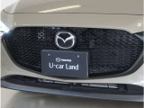 【フロントレーダーセンサー】フロントレーダーセンサーから送信される電波が前方車や障害物に反射し、もどってきた電波を検知することで制御しています。