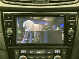 映像が画面に表示され、停車中にテレビ番組などを視聴できます。車内で待ち時間を過ごす際にも活用でき、画面の周囲には操作ボタンがまとまっていて、選択時にも確認しやすい構成です。