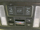 【パワーバックドア】スマートキーや運転席のボタンを押すだけでリアゲートが自動で開閉します!荷物を持っている時や、高い位置にあるバックドアを閉める際に便利な機能です♪