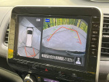 【全周囲カメラ】専用のカメラにより、上から見下ろしたような視点で360度クルマの周囲を確認することができます☆死角部分も確認しやすく、狭い場所での切り返しや駐車もスムーズに行えます。