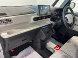 付属品(取扱説明書・記録簿・スペアキー等)の有無は車両ごとに異なります。お気軽にお問い合わせください♪