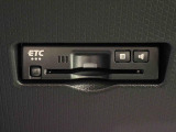 ETCカードを挿入することで高速道路をキャッシュレスで通行。ETCスマートインターチェンジやETC専用インターチェンジが利用できたり、とても便利なアイテムです!保証は修理保証のみとなります。