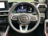 【純正革巻きステアリング】上質な革を使用することで、手にしっかり馴染みとても運転しやすいハンドルです♪