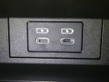 【充電用USB端子】デバイスの充電に便利です。※実際の接続端子は写真で確認or店舗までご気軽にお問合せください♪