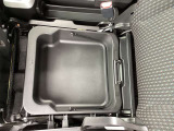 ご成約のおクルマ全て、エンジンオイルを交換してご納車させていただきます!また、点検時に消耗品の状態確認も行い必要に応じて新品交換させていただきます!