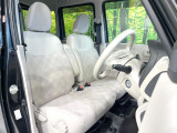 運転席シート廻りは使用感も少なく、良好な状態となっています。丁寧に使われていたことがよくわかりますね。