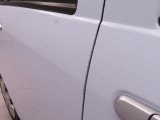 ドア部分に傷がございます。車両の状態につきましては、掲載写真にてご確認ください。気になる点がございましたら、お気軽にお問い合わせください。