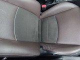 【運転席シート】へたりがちな運転席も大きなへたりがなく、綺麗な状態です。
