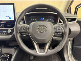 ステアリングスイッチ搭載!手を離さずに手元のスイッチでさまざまな操作が可能。運転中、視線をそらさなくても操作ができて安全です!