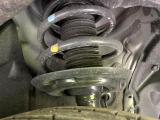お車を安心してお乗りいただく為には、足回りの定期点検が欠かせません。サービスサポート(有償保証)では無料点検もご提供しており、安心のカーライフをお過ごしいただけるサポート体制が整っています。