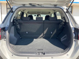 積み下ろしのしやすいデッキにはたっぷりと荷物を積み込んでいただけます。遊びから仕事まで、様々なシーンで頼れます♪