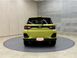 リヤ、後ろから見るとまた車の印象が変わってきますね☆☆