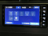 地図情報がSDカード等メモリーカードに保存されているカーナビ。または、エントリーナビキット付きディスプレイオーディオ。