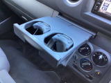 ご成約のおクルマ全て、エンジンオイルを交換してご納車させていただきます!また、点検時に消耗品の状態確認も行い必要に応じて新品交換させていただきます!