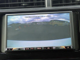 バックカメラ装備しております。駐車時に大変役に立ちますよ。駐車が苦手な方にも便利機能です。