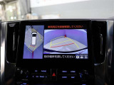 バックガイドモニターで、後方を確認しながら安心して駐車することができます。運転初心者も熟練者も必須の機能ですよ!